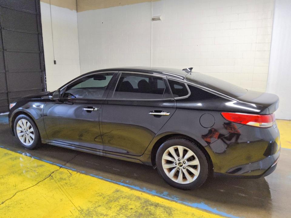Продажа на аукционе авто 2016 Kia Optima, vin: 5XXGU4L38GG086585, номер лота: 60135596