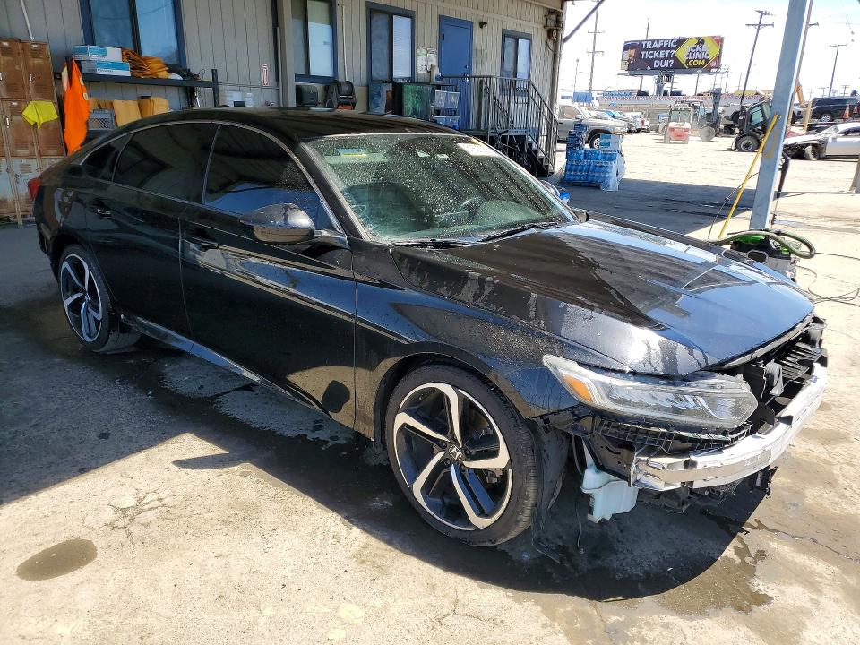 Aukcja sprzedaży 2018 Honda Accord, vin: 1HGCV1F34JA243944, numer aukcji: 61622056