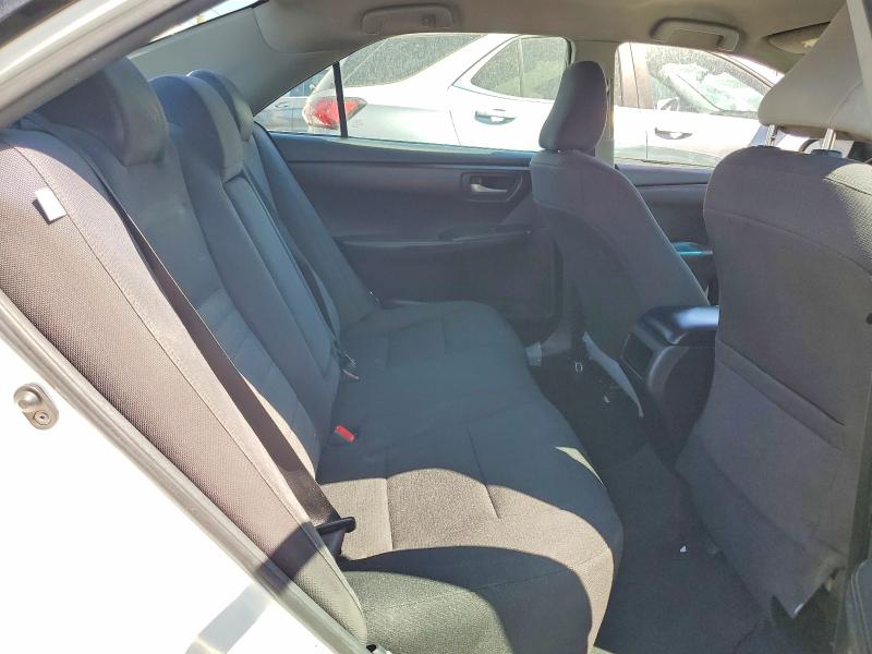 61429266 :رقم المزاد ، 4T4BF1FK4FR512630 vin ، 2015 Toyota Camry مزاد بيع