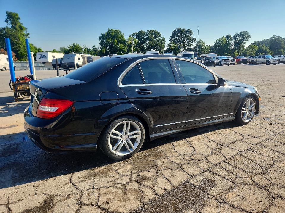 60951816 :رقم المزاد ، WDDGF4HB7EA946937 vin ، 2014 Mercedes-benz C مزاد بيع