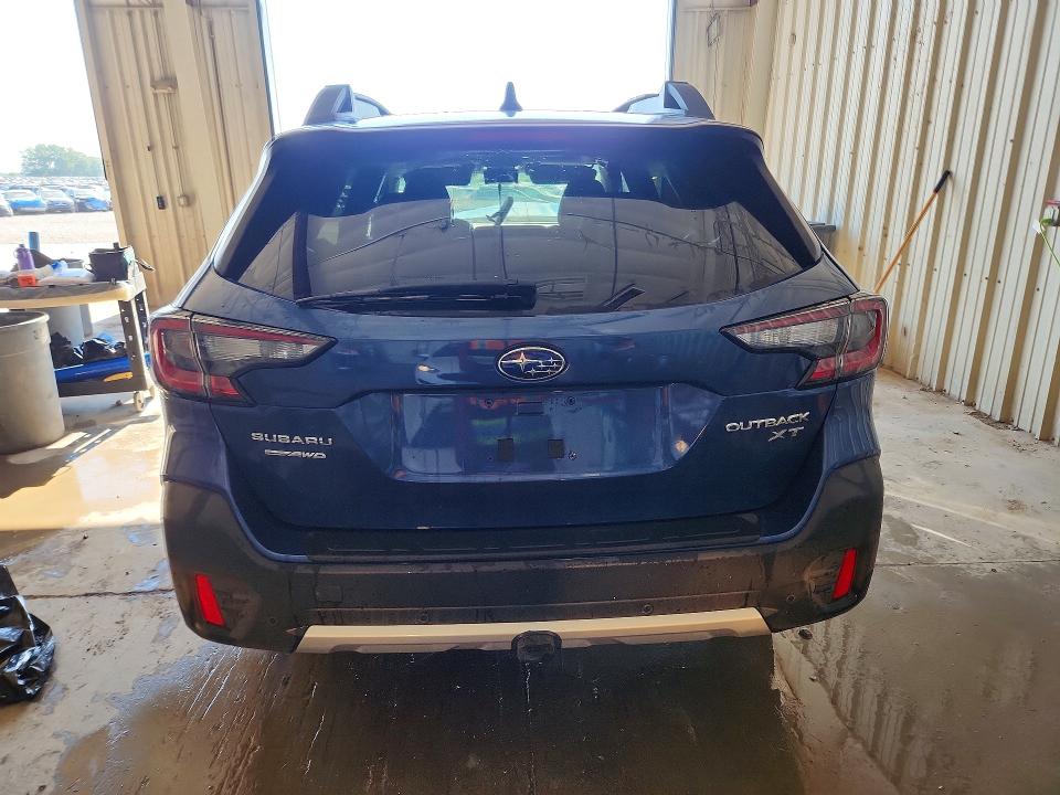 60753246 :رقم المزاد ، 4S4BTGND3L3107935 vin ، 2020 Subaru Outback مزاد بيع