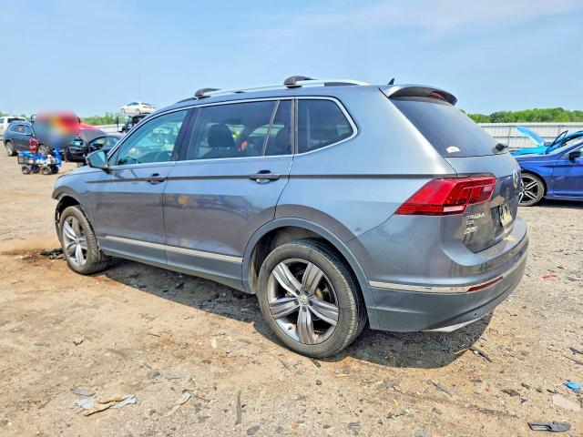 61228116 :رقم المزاد ، 3VV2B7AX5LM121360 vin ، 2020 Volkswagen Tiguan مزاد بيع