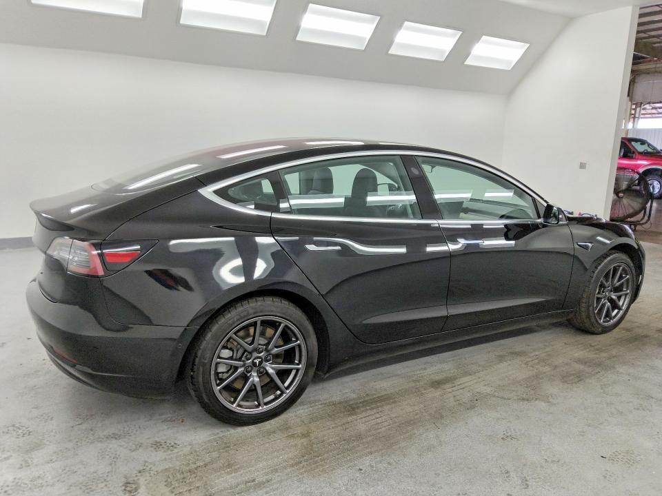 Продажа на аукционе авто 2018 Tesla Model 3, vin: 5YJ3E1EA8JF013863, номер лота: 58786286