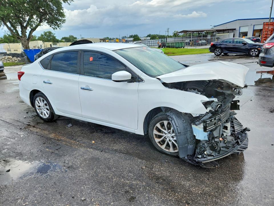 Продажа на аукционе авто 2018 Nissan Sentra, vin: 3N1AB7AP8JY226185, номер лота: 61535656
