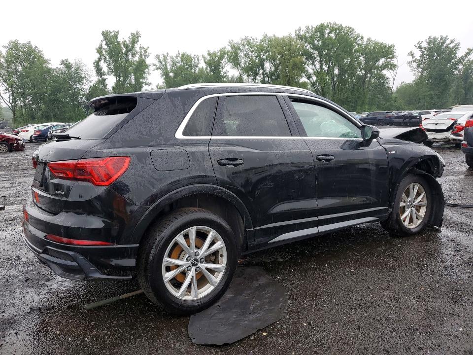 59289586 :رقم المزاد ، WA1EECF39M1022759 vin ، 2021 Audi Q3 مزاد بيع