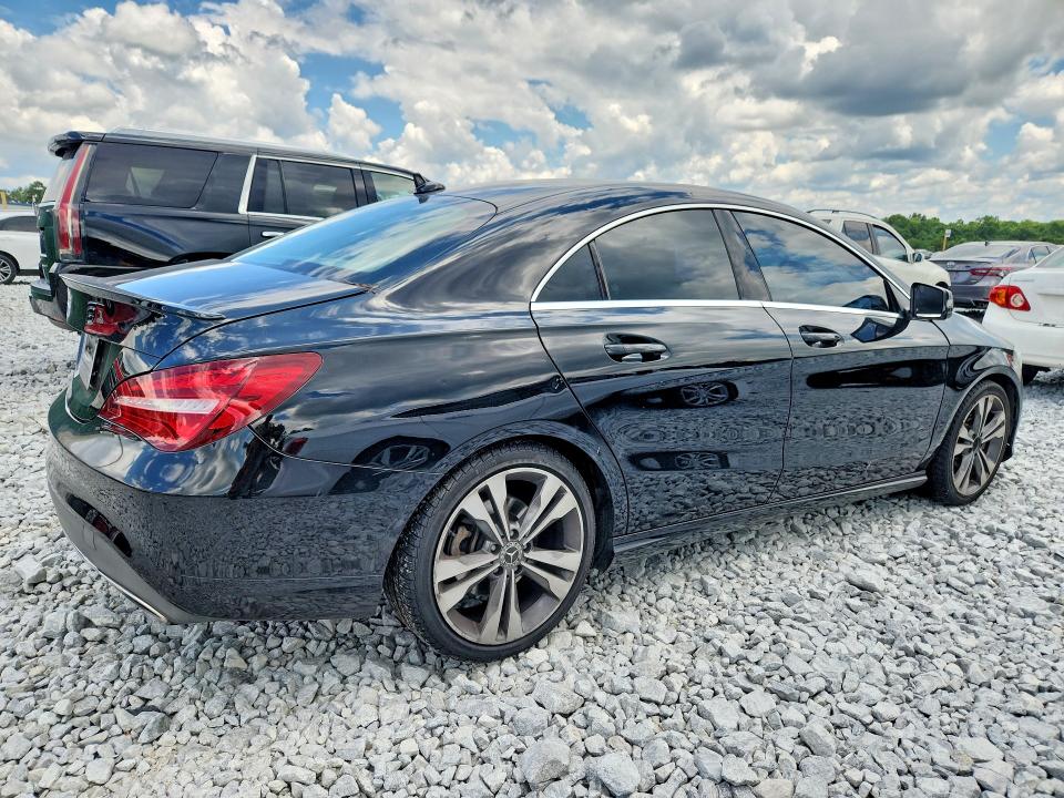 61295716 :رقم المزاد ، WDDSJ4EB6JN600507 vin ، 2018 Mercedes-benz Cla مزاد بيع