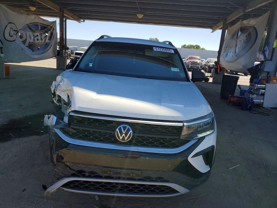 61235866 :رقم المزاد ، 3VVCX7B2XPM337316 vin ، 2023 Volkswagen Taos مزاد بيع