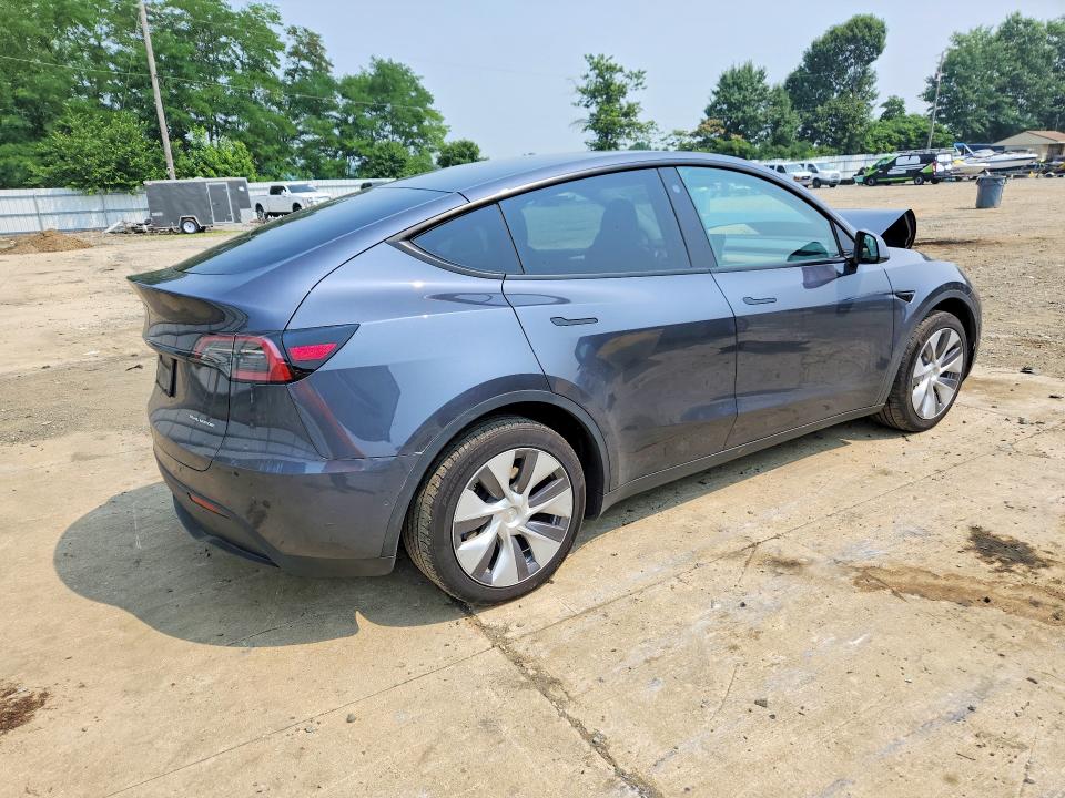 61770036 :رقم المزاد ، 7SAYGDEE1NA016940 vin ، 2022 Tesla Model Y مزاد بيع
