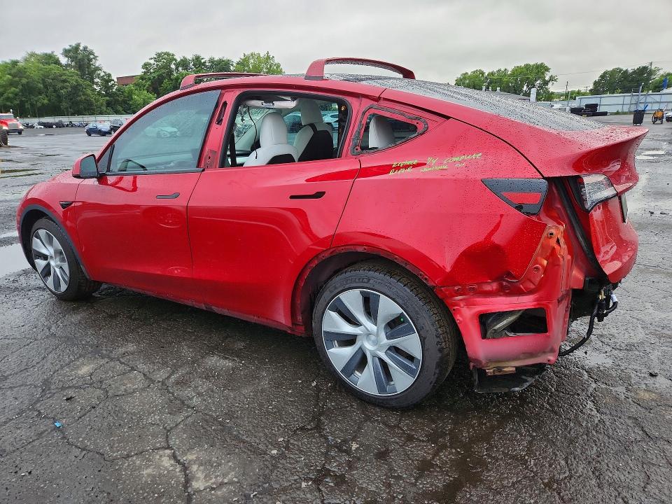 62974256 :رقم المزاد ، 5YJYGDEE4MF061403 vin ، 2021 Tesla Model Y مزاد بيع