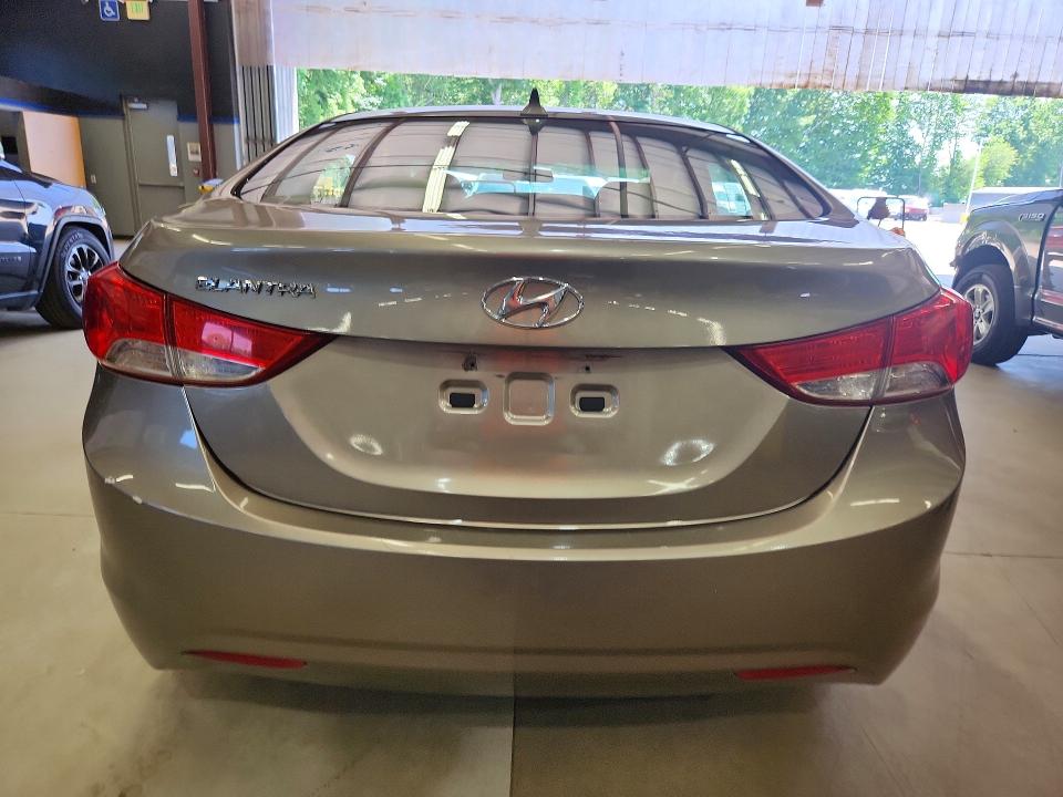 2013 Hyundai Elantra მანქანა იყიდება აუქციონზე, vin: 5NPDH4AE3DH422154, აუქციონის ნომერი: 59840756