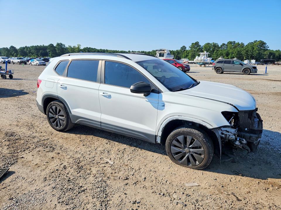 62919756 :رقم المزاد ، 3VVDX7B21NM056250 vin ، 2022 Volkswagen Taos مزاد بيع
