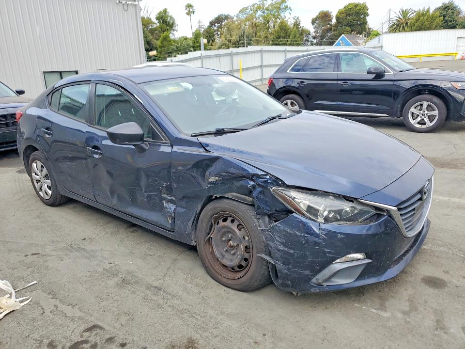 61808246 :رقم المزاد ، 3MZBM1U79FM229242 vin ، 2015 Mazda 3 مزاد بيع