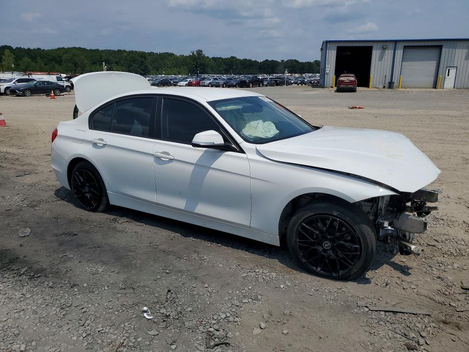 63233786 :رقم المزاد ، WBA3A5C53DF352083 vin ، 2013 Bmw 328 مزاد بيع