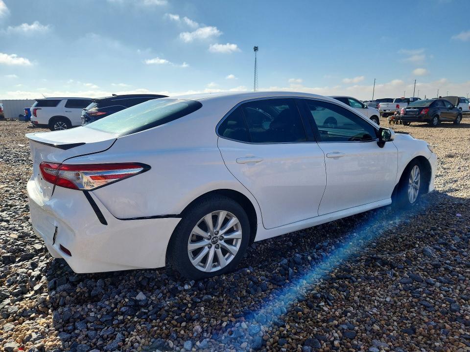2018 Toyota Camry მანქანა იყიდება აუქციონზე, vin: 4T1B11HK0JU055653, აუქციონის ნომერი: 60569856