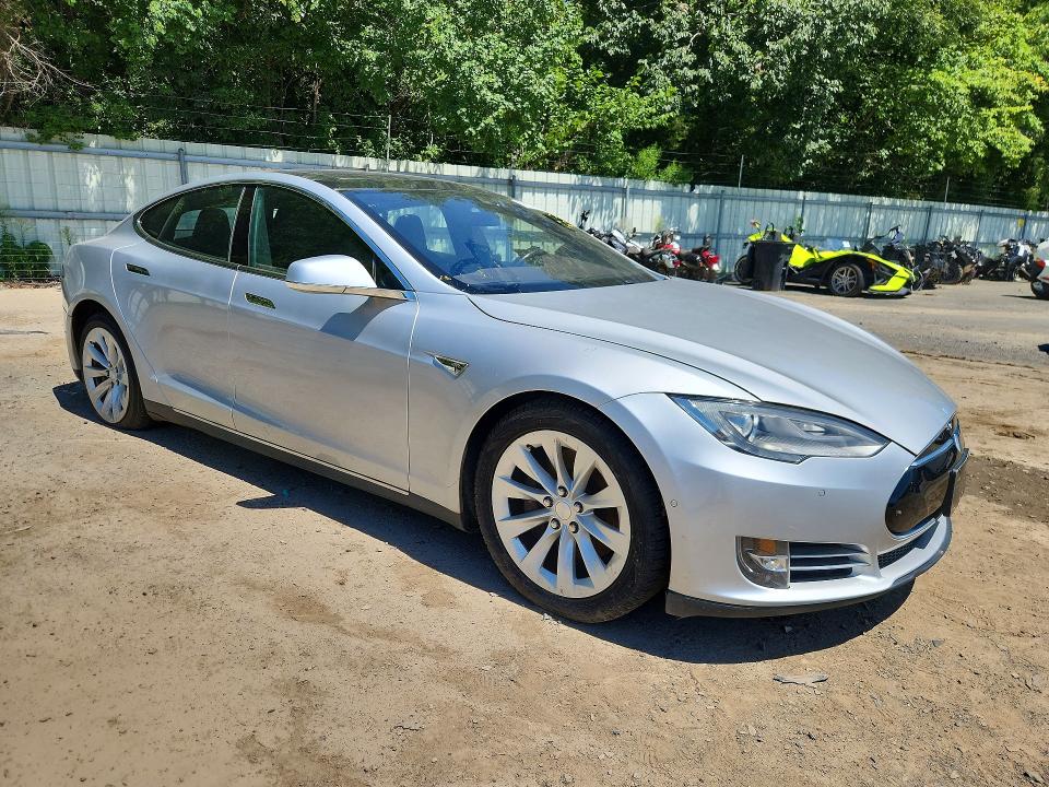 Продаж на аукціоні авто 2016 Tesla Model S, vin: 5YJSA1E2XGF123791, номер лоту: 60200076
