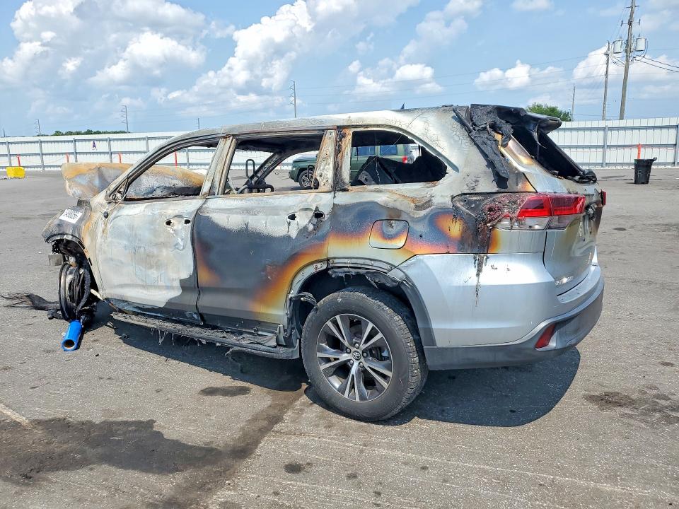 2018 Toyota Highlander მანქანა იყიდება აუქციონზე, vin: 5TDZARFH2JS040696, აუქციონის ნომერი: 63498056