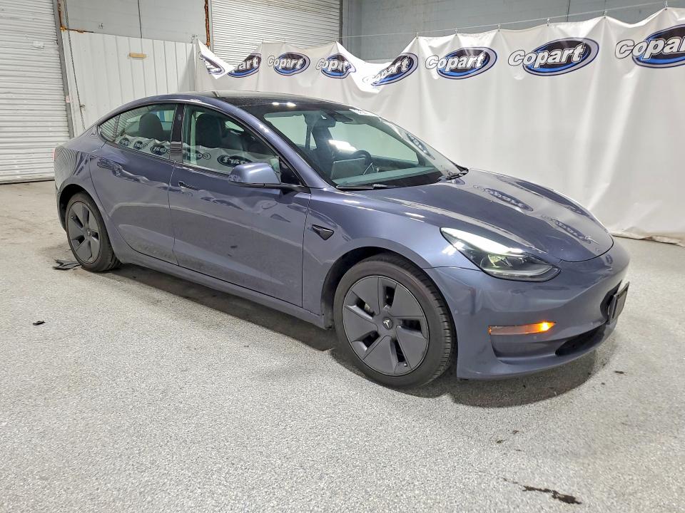 61541806 :رقم المزاد ، 5YJ3E1EA4NF369085 vin ، 2022 Tesla Model 3 مزاد بيع