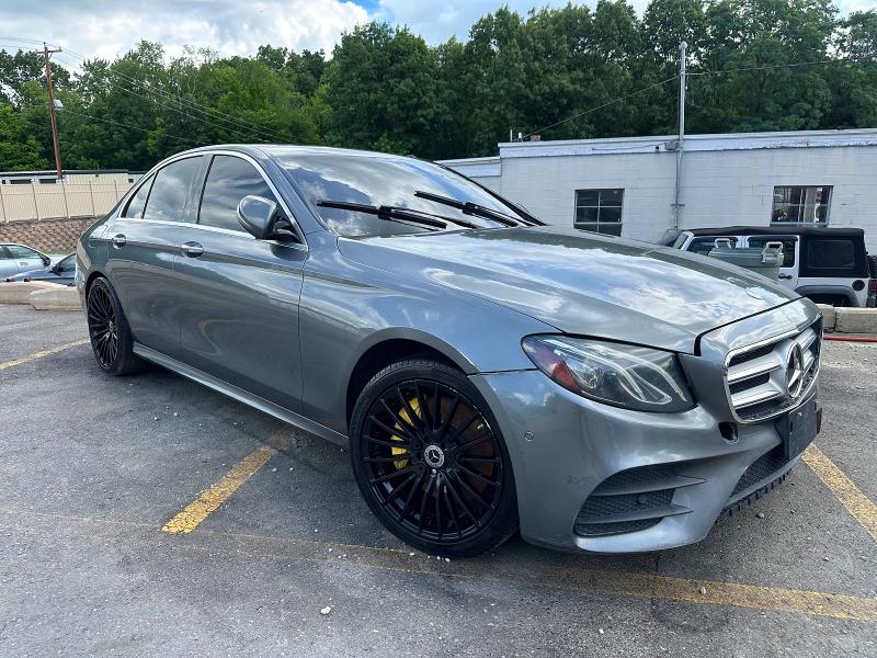 60966266 :رقم المزاد ، WDDZF4KB8HA079800 vin ، 2017 Mercedes-benz E مزاد بيع