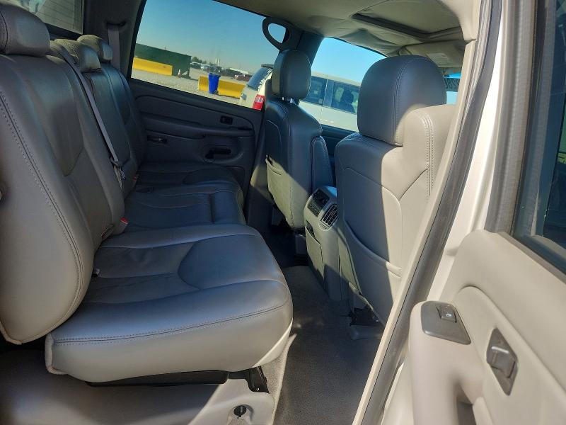 60632286 :رقم المزاد ، 3GNEK12Z05G225191 vin ، 2005 Chevrolet Avalanche مزاد بيع