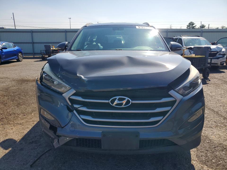 61201246 :رقم المزاد ، KM8J3CA42HU534065 vin ، 2017 Hyundai Tucson مزاد بيع