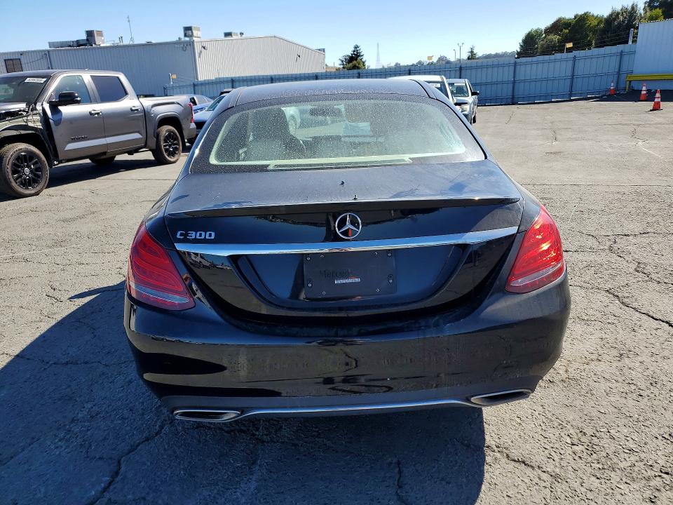 62790986 :رقم المزاد ، 55SWF4JBXJU264022 vin ، 2018 Mercedes-benz C مزاد بيع