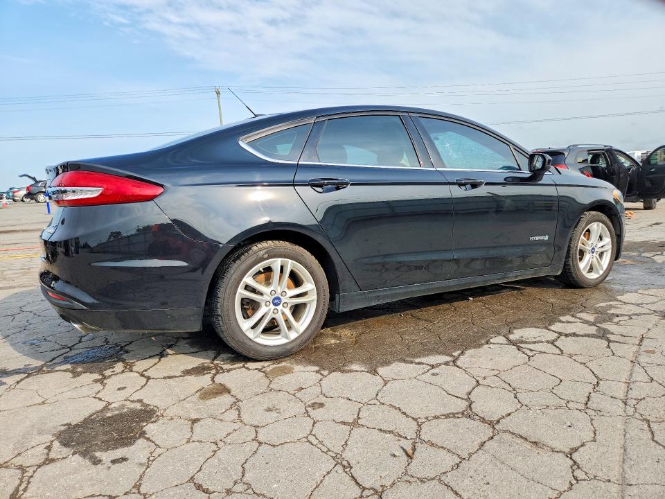 62234196 :رقم المزاد ، 3FA6P0LU3JR197600 vin ، 2018 Ford Fusion مزاد بيع