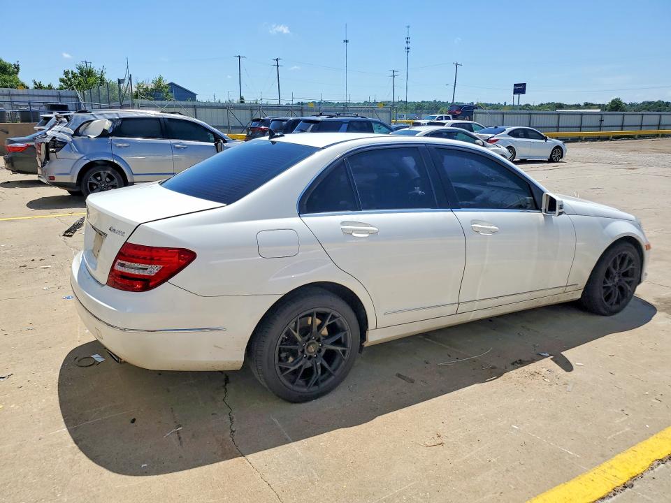 2013 Mercedes-benz C მანქანა იყიდება აუქციონზე, vin: WDDGF8AB0DR283602, აუქციონის ნომერი: 60937816
