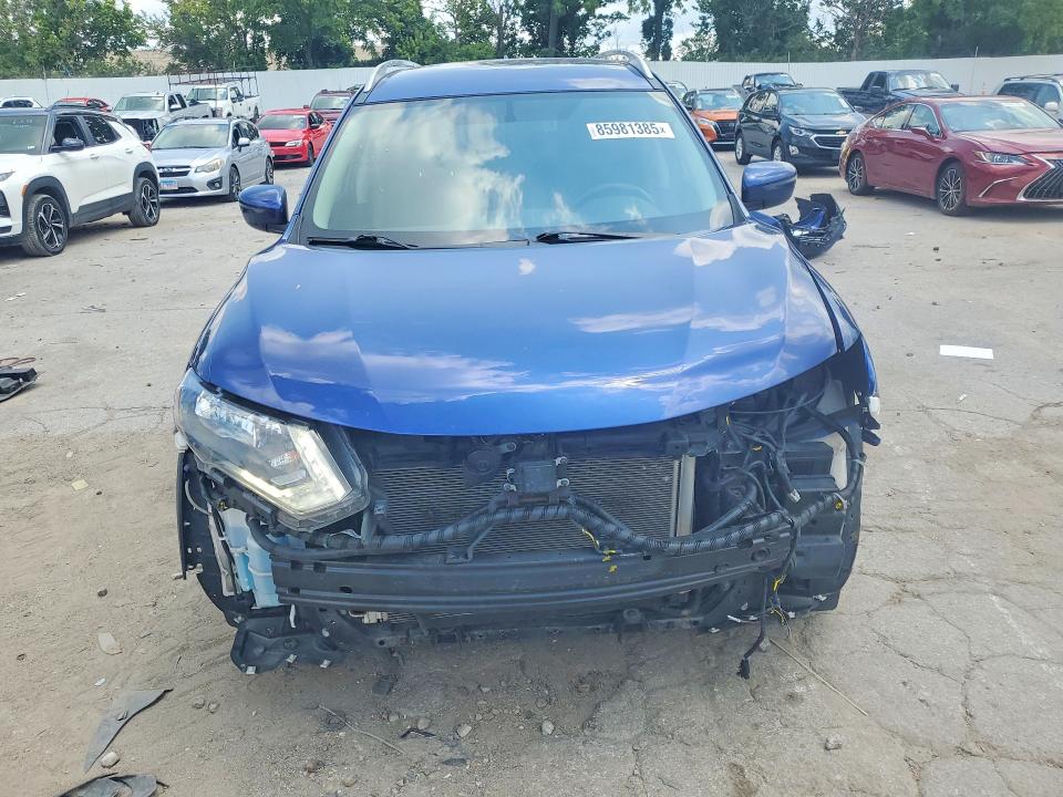 2018 Nissan Rogue მანქანა იყიდება აუქციონზე, vin: 5N1AT2MV0JC772877, აუქციონის ნომერი: 85981385
