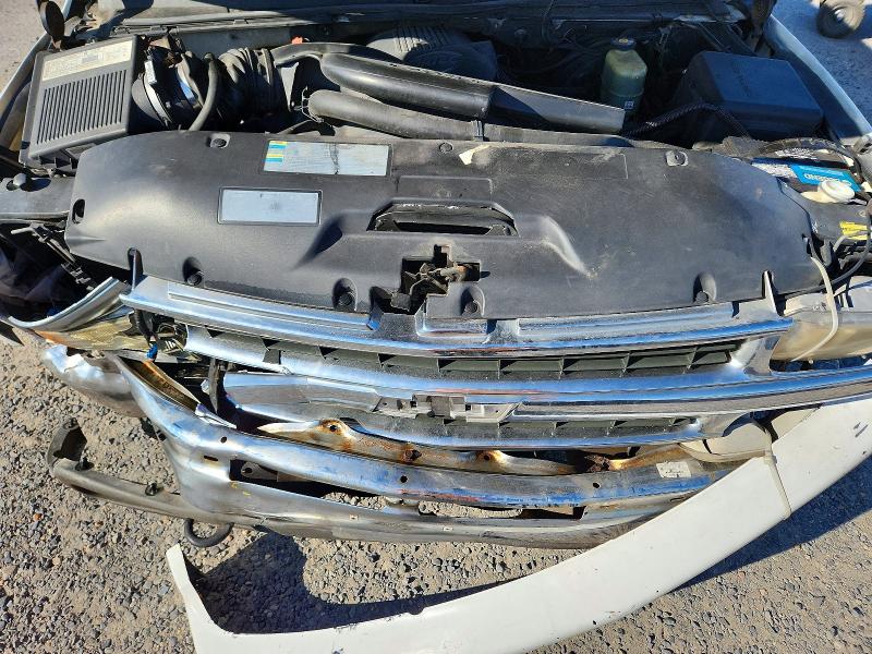 62755216 :رقم المزاد ، 1GNFK16T42J199229 vin ، 2002 Chevrolet Suburban مزاد بيع