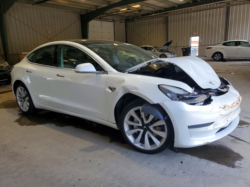 61312326 :رقم المزاد ، 5YJ3E1EAXLF590915 vin ، 2020 Tesla Model 3 مزاد بيع