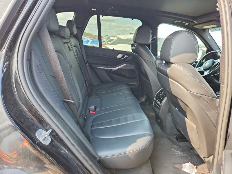 61826166 :رقم المزاد ، 5UXCR6C01M9E43262 vin ، 2021 Bmw X5 مزاد بيع