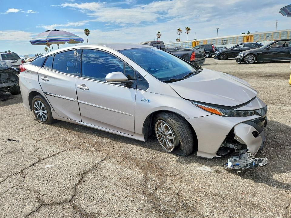 Продажа на аукционе авто 2020 Toyota Prius Prime, vin: JTDKARFP6L3154181, номер лота: 61775416
