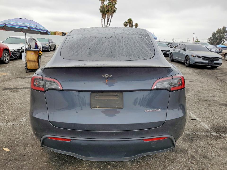 59627316 :رقم المزاد ، 7SAYGDEFXNF551647 vin ، 2022 Tesla Model Y مزاد بيع