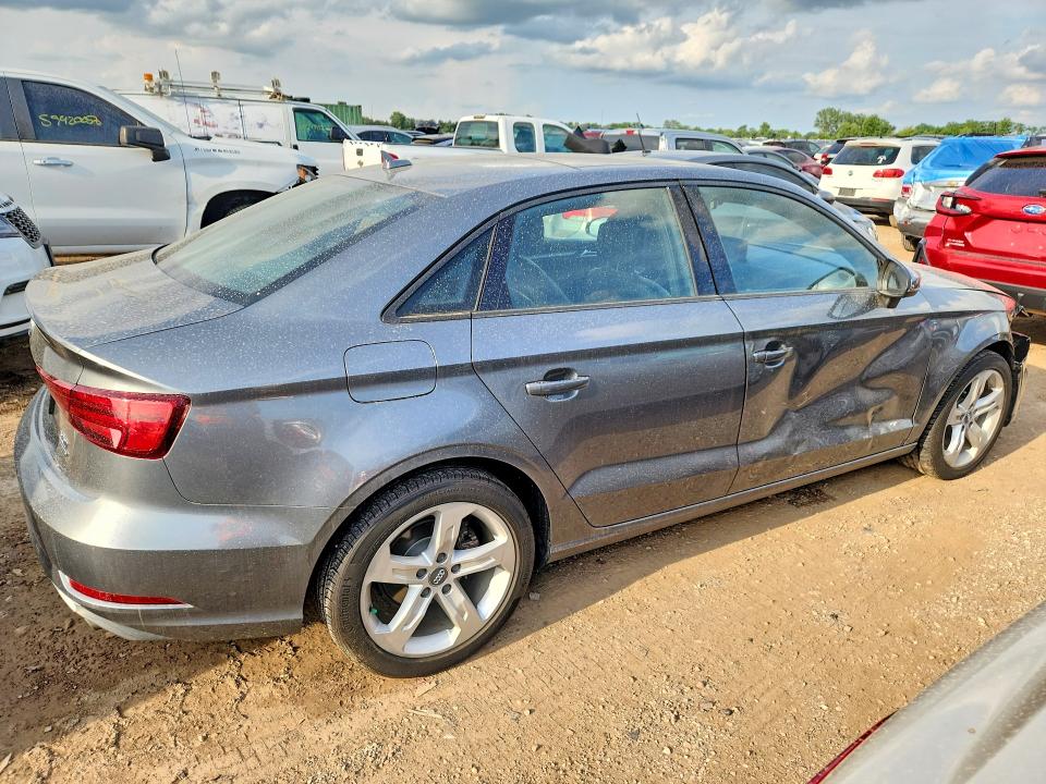 Продаж на аукціоні авто 2018 Audi A3, vin: WAUB8GFF0J1071956, номер лоту: 60588136