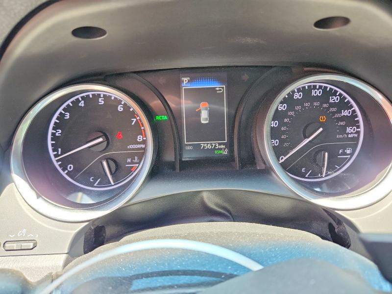 59770716 :رقم المزاد ، 4T1B11HK4JU552107 vin ، 2018 Toyota Camry مزاد بيع