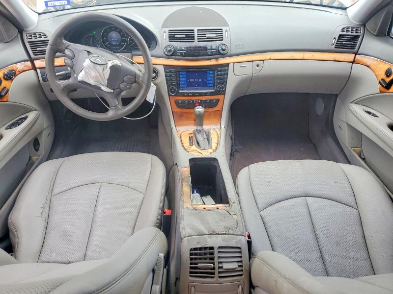 60684216 :رقم المزاد ، WDBUF56X27B034200 vin ، 2007 Mercedes-benz E مزاد بيع
