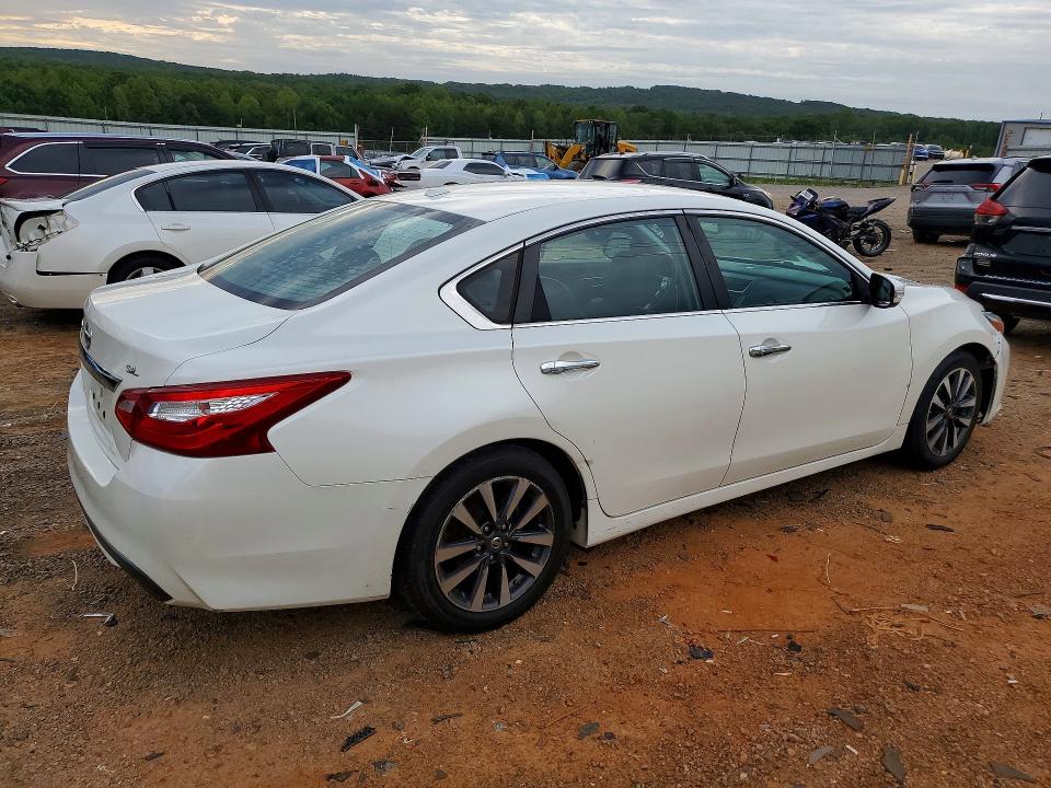 Aukcja sprzedaży 2017 Nissan Altima, vin: 1N4AL3AP4HC227619, numer aukcji: 62214066