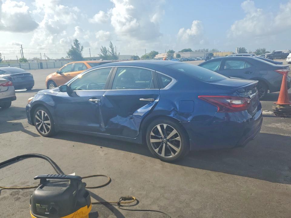 Продажа на аукционе авто 2017 Nissan Altima, vin: 1N4AL3APXHC197784, номер лота: 61894306