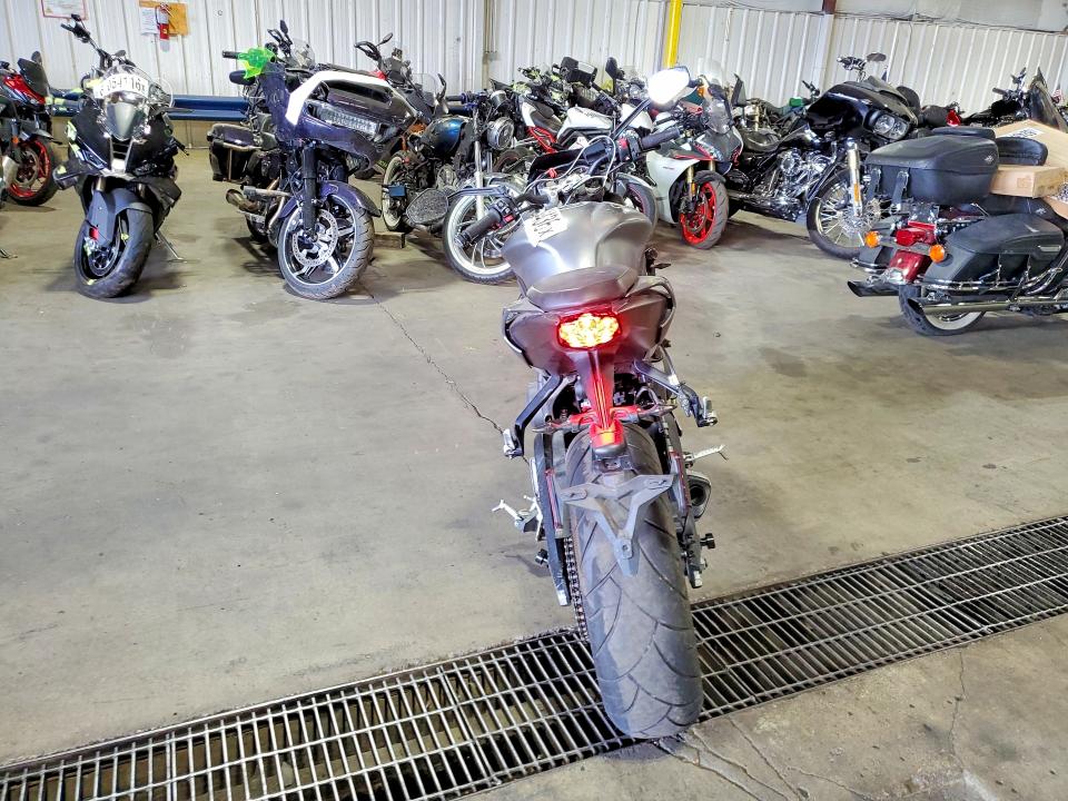 62804436 :رقم المزاد ، SMTA544D2NTAY3452 vin ، 2022 Triumph Motorcycle Street Triple مزاد بيع