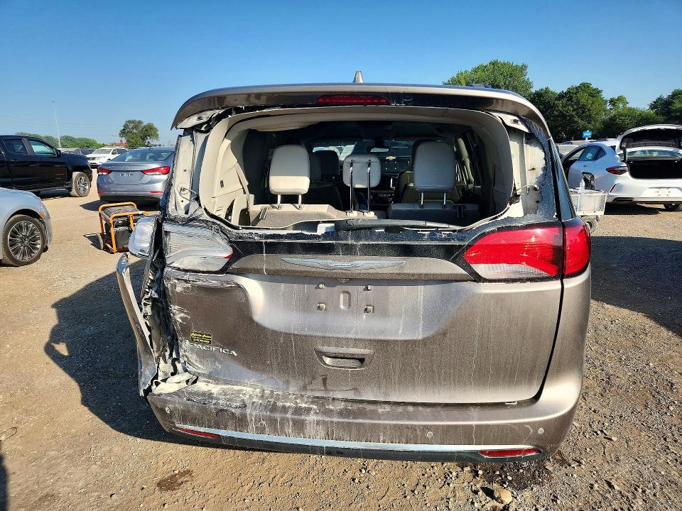 Продаж на аукціоні авто 2017 Chrysler Pacifica, vin: 2C4RC1BG8HR839717, номер лоту: 61226766