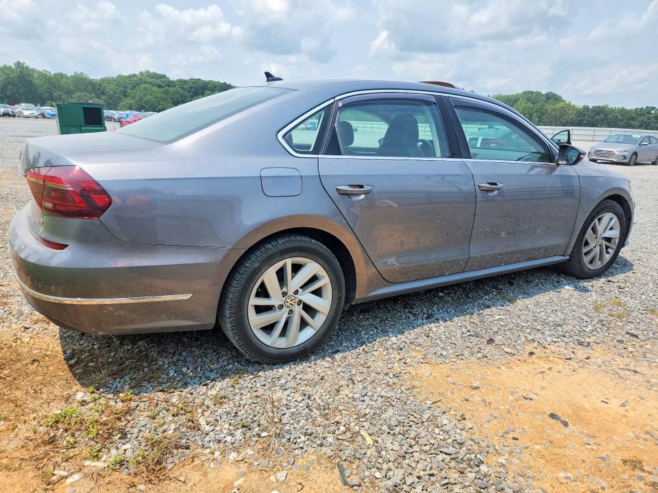 62599976 :رقم المزاد ، 1VWBA7A34JC000927 vin ، 2018 Volkswagen Passat مزاد بيع