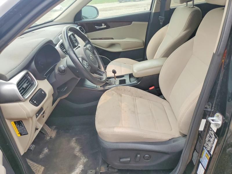 61124446 :رقم المزاد ، 5XYPGDA30HG276436 vin ، 2017 Kia Sorento مزاد بيع