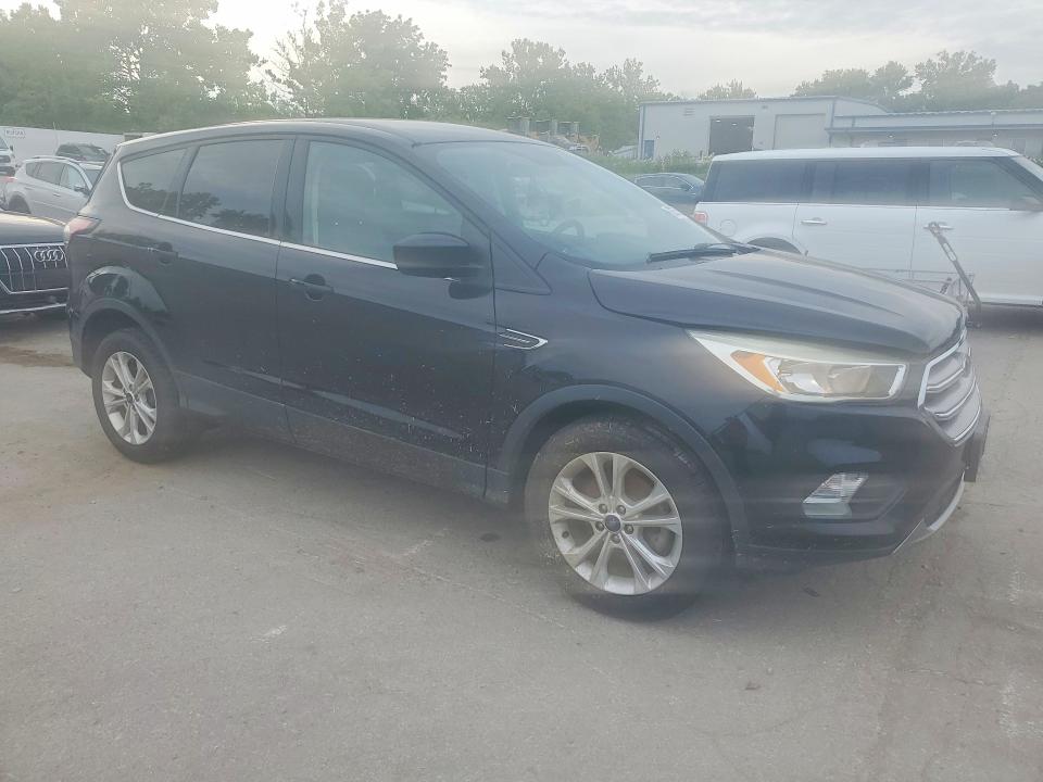 2017 Ford Escape მანქანა იყიდება აუქციონზე, vin: 1FMCU0GD9HUC76834, აუქციონის ნომერი: 62655226