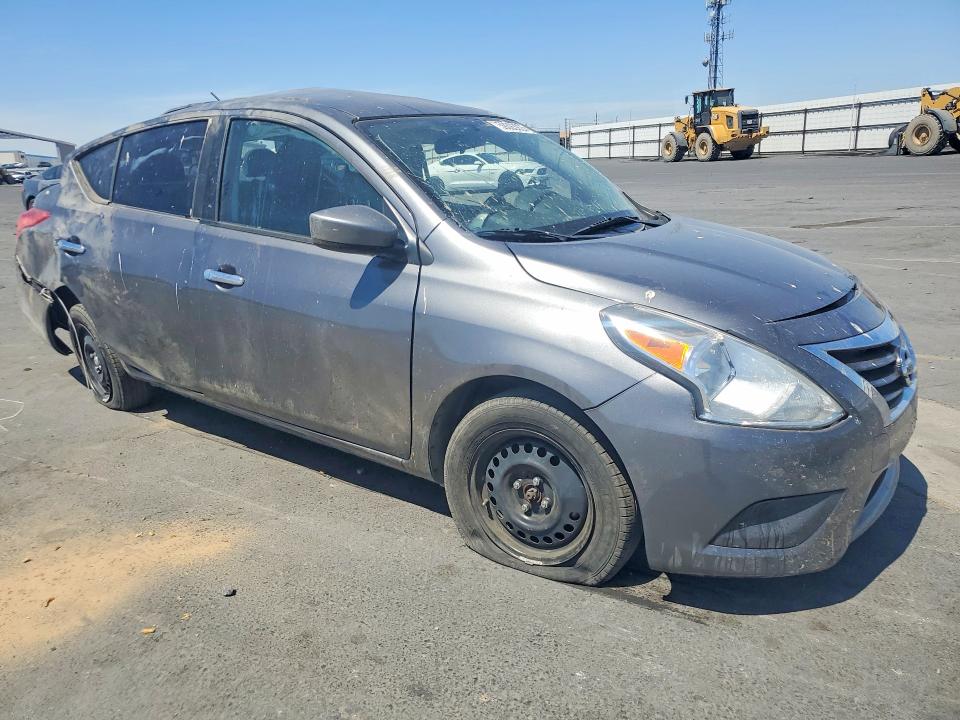 59393926 :رقم المزاد ، 3N1CN7AP4JL812931 vin ، 2018 Nissan Versa مزاد بيع