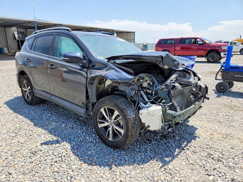 61991526 :رقم المزاد ، 2T3RFREV0HW558159 vin ، 2017 Toyota Rav4 مزاد بيع