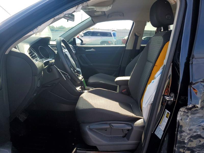 62070626 :رقم المزاد ، 3VV0B7AX8JM083238 vin ، 2018 Volkswagen Tiguan مزاد بيع