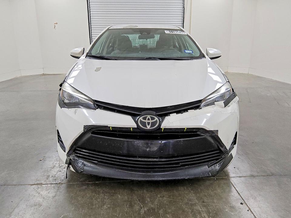 61195836 :رقم المزاد ، 5YFBURHE9HP645684 vin ، 2017 Toyota Corolla مزاد بيع
