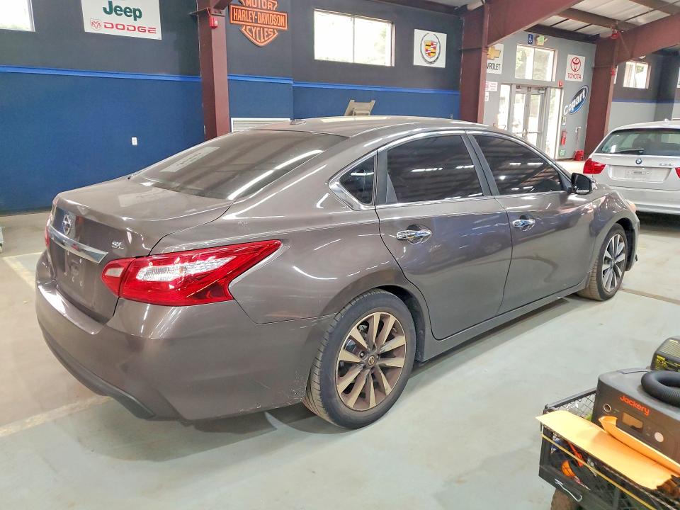 56180156 :رقم المزاد ، 1N4AL3APXHC268420 vin ، 2017 Nissan Altima مزاد بيع