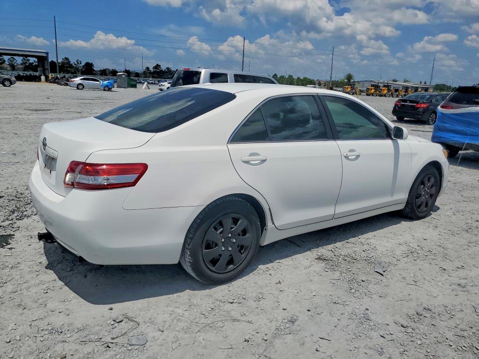 62631946 :رقم المزاد ، 4T1BF3EK4BU757588 vin ، 2011 Toyota Camry مزاد بيع