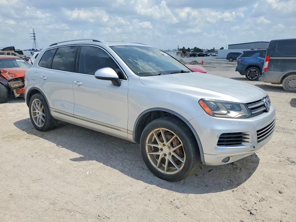 2013 Volkswagen Touareg მანქანა იყიდება აუქციონზე, vin: WVGEF9BP0DD004983, აუქციონის ნომერი: 62855246